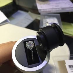 -威德钻石-克拉钻大本营(南京东路店)