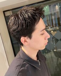 -变画·发型STUDIO