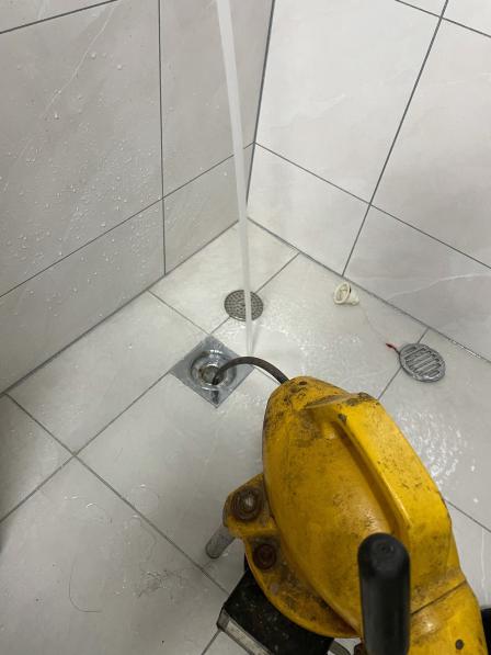 隆兴管道疏通水电维修-"师傅很负责,非常专业,疏通经验丰富.