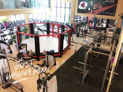 器械区-途睿健身游泳俱乐部(顶峰店)