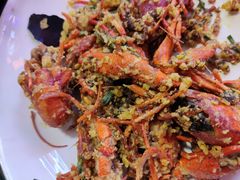 -虾弄弄海派小龙虾·牛羊蝎子火锅