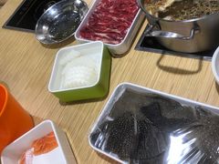 -杨老板·海鲜集市火锅·鲜切牛肉(中防万宝店)