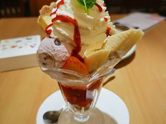 芝士蛋糕芭菲-Lia Cafe Bar Restaurant松山咖啡屋