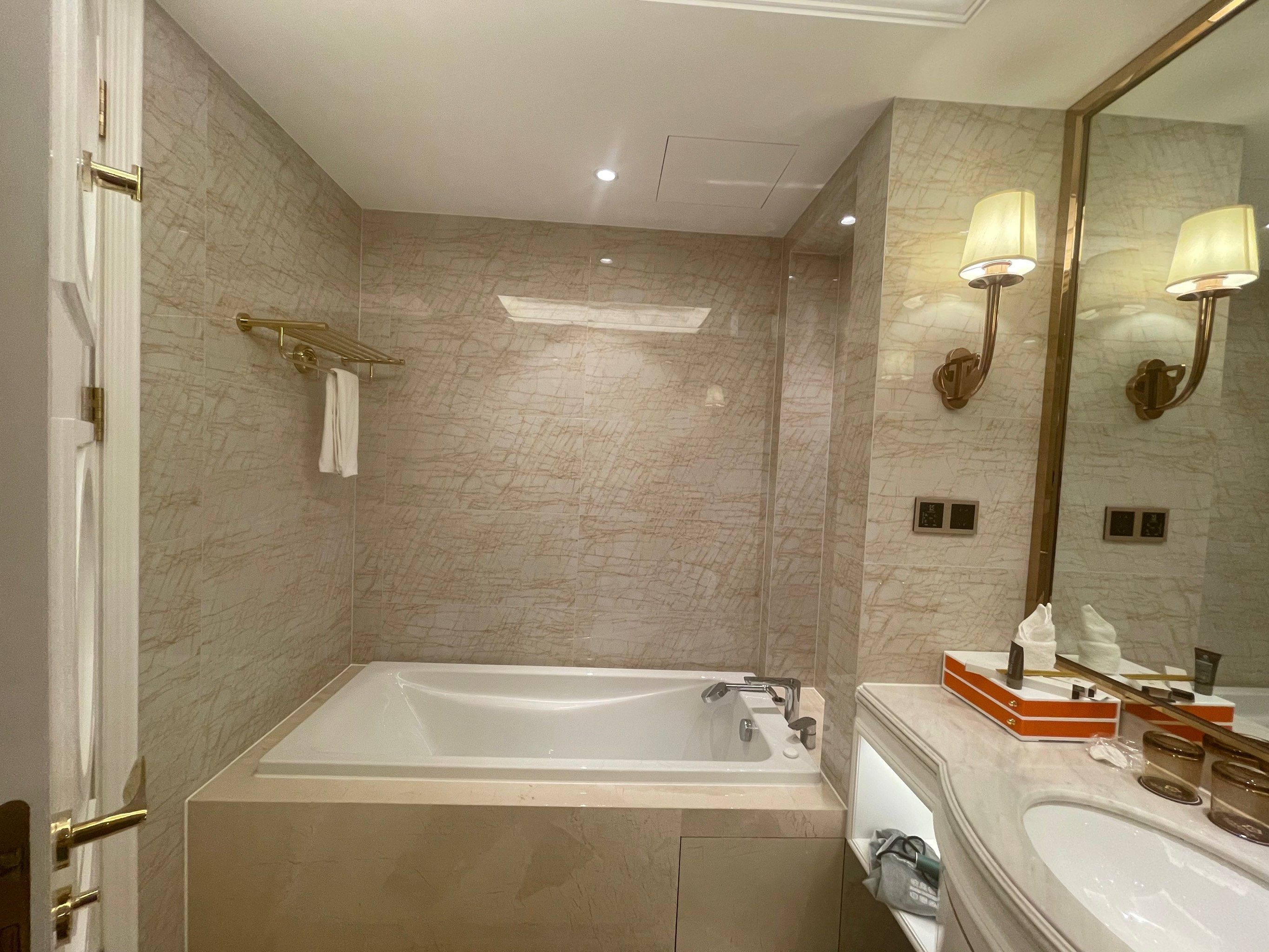 百色金紫荆星际大酒店