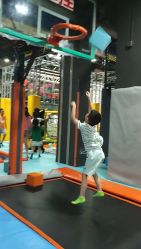 -蹦贝运动中心·蹦床·攀岩·闯关(龙岗店)