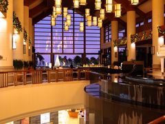 -亚龙湾喜来登·美景台大堂吧