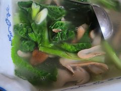 山菌汤-天回镇何氏豆腐(总店)