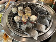 -围炉肉舍丹东海鲜烤肉·烤活鳗(步行街店)