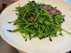 鸡油腊味炒豆苗-潮界(凯德晶萃店)