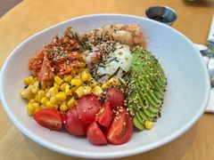 牛油果虾仁波奇碗-爱樂咖啡(青年体育公园店)