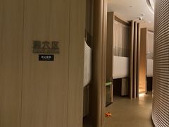 -涨巢·潮玩水疗局