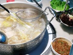 -左庭右院鲜牛肉火锅(浦江欢乐颂店)
