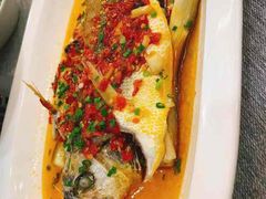 剁椒茄子蒸中黄鱼-外滩1288花园丽舍