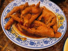 鸡爪-爆炸头阿姨小四川正宗川味小吃(无任何分店)