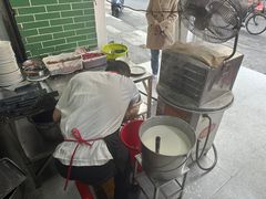 -河记肠粉店
