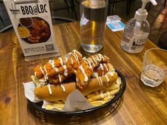 水牛城鸡翅芝士热狗-Liberty Brewing Co·曼哈顿餐吧
