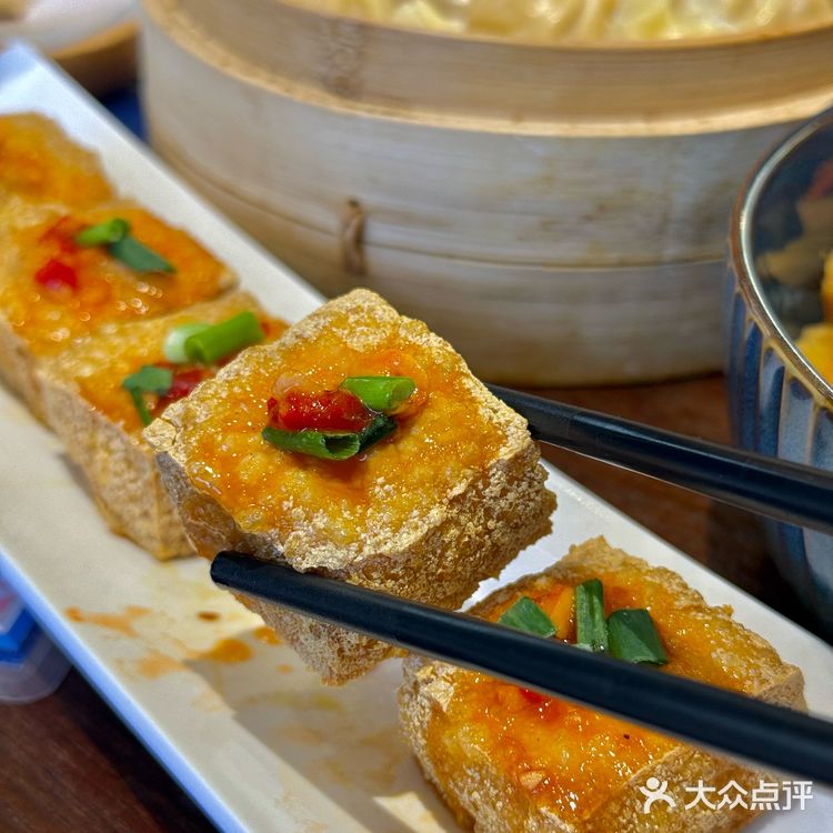 宁波城隍庙！超多小吃！！好吃s了！快去吃！！