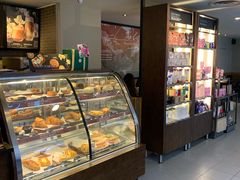 面包甜点陈列柜-星巴克(古象大酒店店)