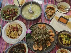 -香巴拉云南餐厅(华莱坞店)