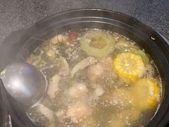 -野迹·石橄榄鸡·烧烤(新洲店)