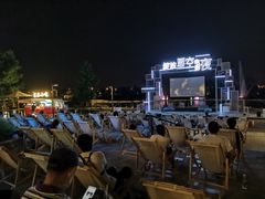 -奕欧来上海购物村停车场