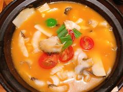 版纳野果酸汤鱼-云海肴·汽锅鸡·云南菜(天山百盛优客店)