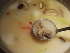 -佬土鹅肠火锅(中建大观店)