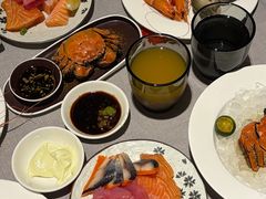 -广州万富希尔顿酒店·感趣自助餐厅·金秋蟹宴生蚝海鲜刺身