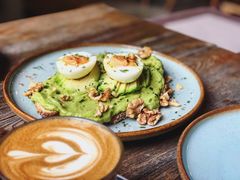 牛油果煮蛋吐司-RAC BAR(安福路店)