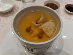 浓汤鱼翅-新光酒家·河豚·海鲜·蟹料理(浦东店)