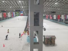 -乔波室内滑雪场