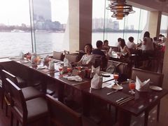 靠窗位-白天鹅宾馆·流浮阁咖啡厅