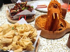 -小董哥烤串·爆汁大油边(故宫店)