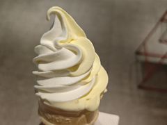 芭呐呐香蕉风味双旋圆筒-麦当劳(鼓楼店)