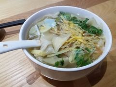 特色小馄饨-大耳光馄饨(玫瑰天街店)