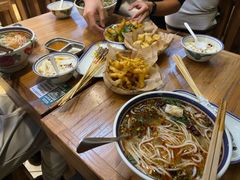 -云阿蛮云南生烫牛肉米线(奉贤路店)