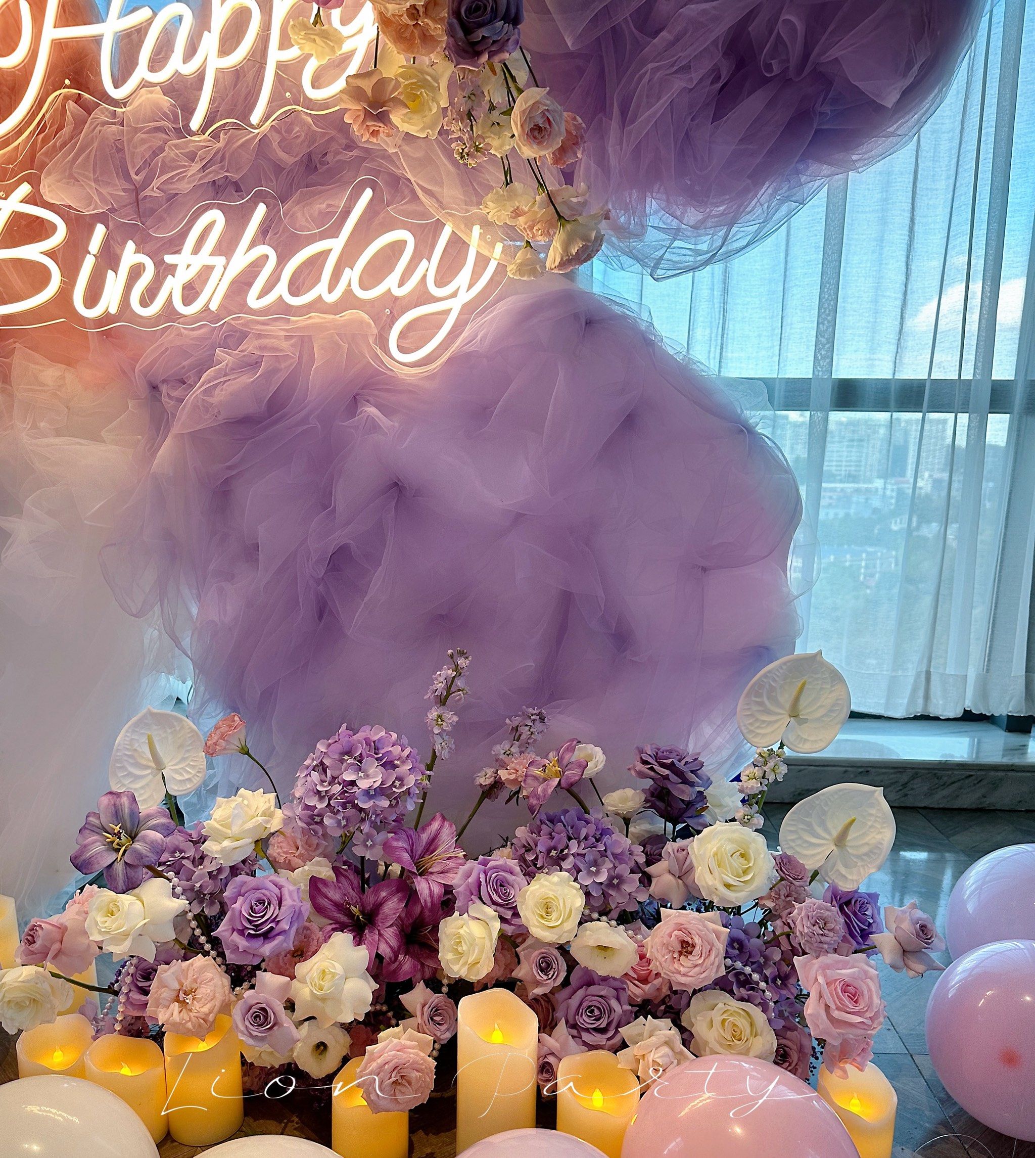 网红纱幔花艺大蝴蝶背景布置