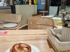 -Dough&Joe团憩(瑞虹天地月亮湾店)