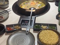 -喃喃椰·糟粕醋·椰子鸡火锅(七堡花园店)