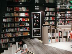 -钟书阁(群光广场店)