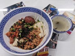 辣肉面-沪西老弄堂面馆(定西路店)