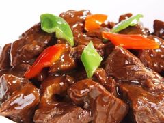 炖牛肉-虹海圣肉饼店家常菜馆