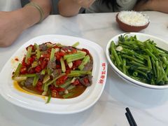 -独一佳老胡湘菜馆(矿山路店)