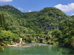 -高荡千年布依古寨旅游景区