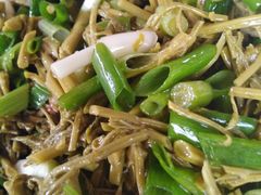 -明月食府(二区干二路店)