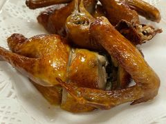 脆皮红烧乳鸽-惠爱餐厅