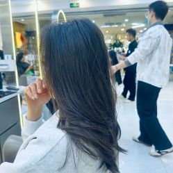 -虫二·专注健康烫染沙龙