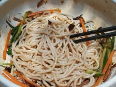 鸡丝凉米线-云海肴云南菜(浦江欢乐颂店)