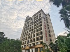 -地中海阳光大酒店(南昌红谷滩学府大道地铁站店)