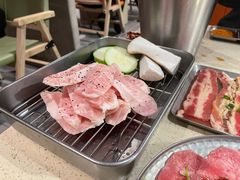 猪颈肉-蚂蚁洞·烤肉大营地(上海静安大悦城店)
